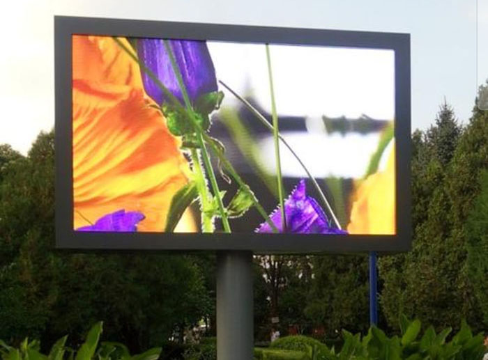 鄂州创意无限，效果出众：室外双色LED显示屏的创新应用与优势
