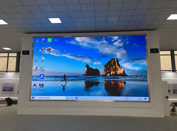 黄冈室内LED显示屏厂家揭秘：如何选择最适合的显示技术？